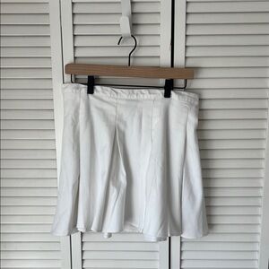Elegant White Women's Skirt